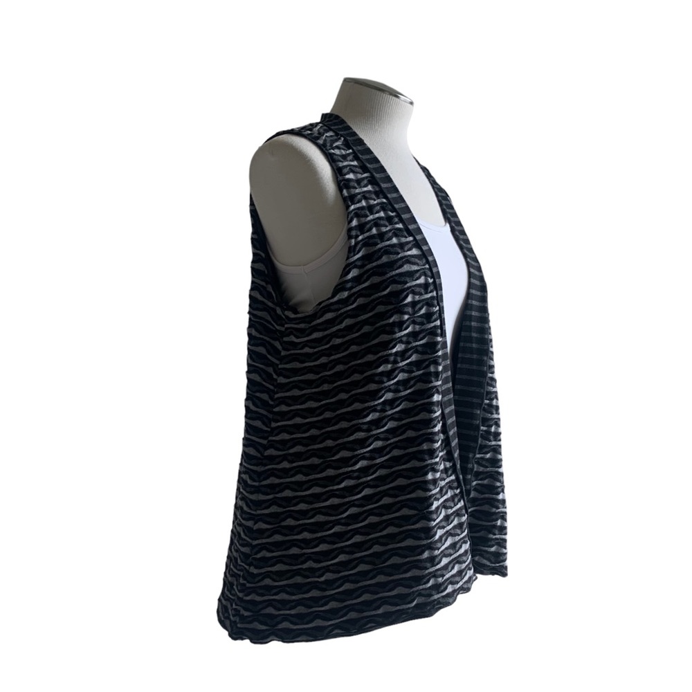 Apropos knit vest, black, gray geometrical jersey print adds warmth and layers M